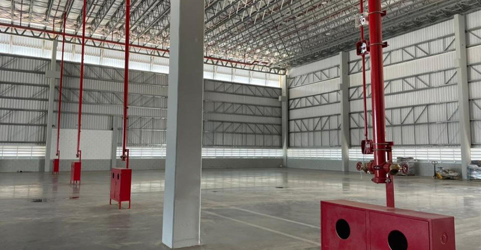 Imagem da área interna do galpão logístico da Hellermann com ampliação finalizada em Jundiaí/SP.