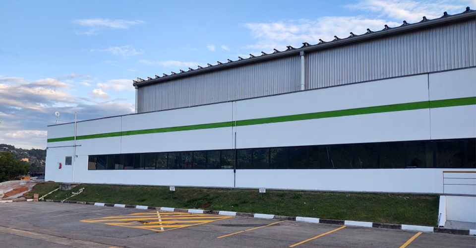 Galpão logístico e industrial da Modular com retrofit e ampliação concluídos.