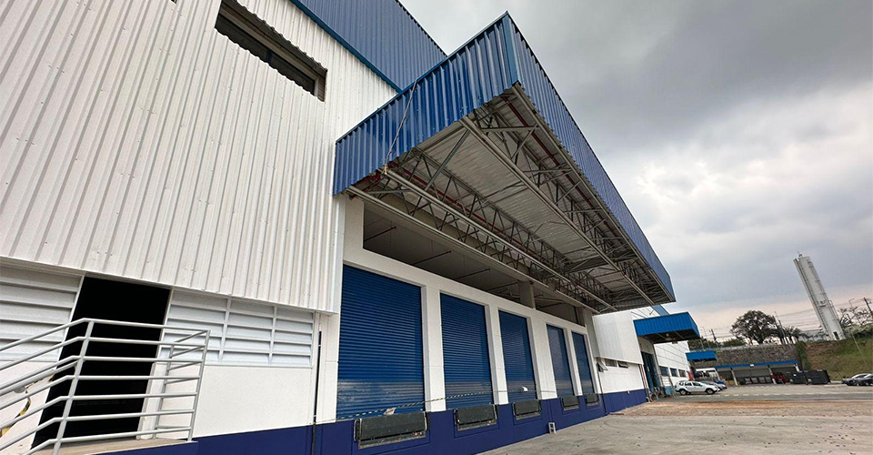 Vista geral da ampliação concluída do galpão logístico da Hellermann em Jundiaí/SP.