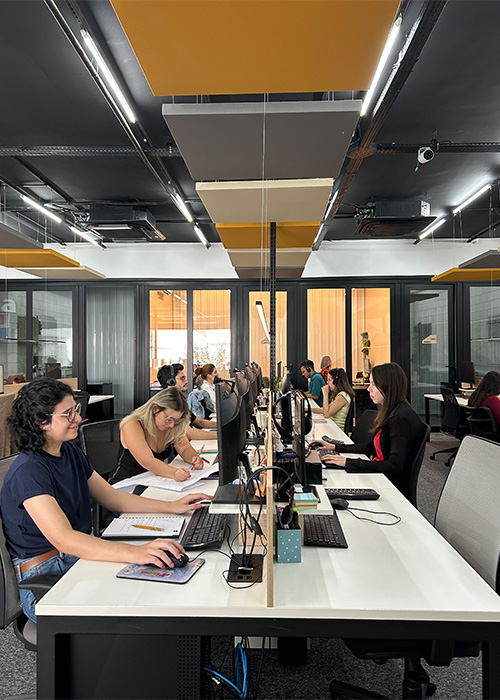 Equipe MMJ Consulting no escritório