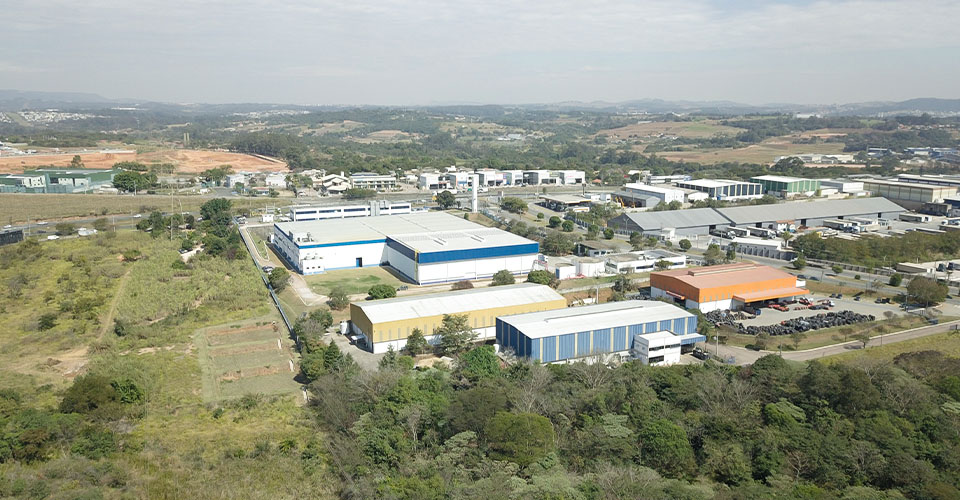 Vista aérea da ampliação concluída do galpão logístico da Hellermann em Jundiaí/SP.